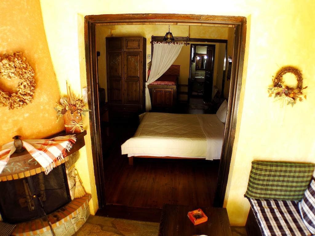 Hotel Xenonas Brizi à Eláti Chambre photo
